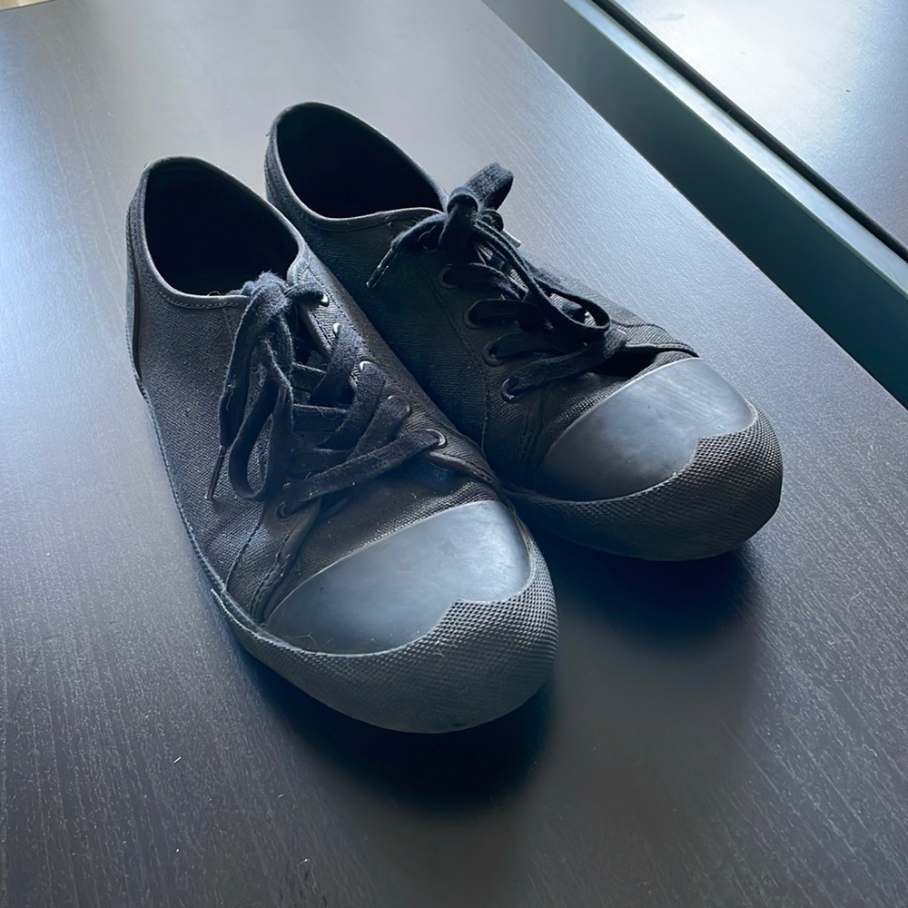 Mens water resistant sneakers from Hunter!